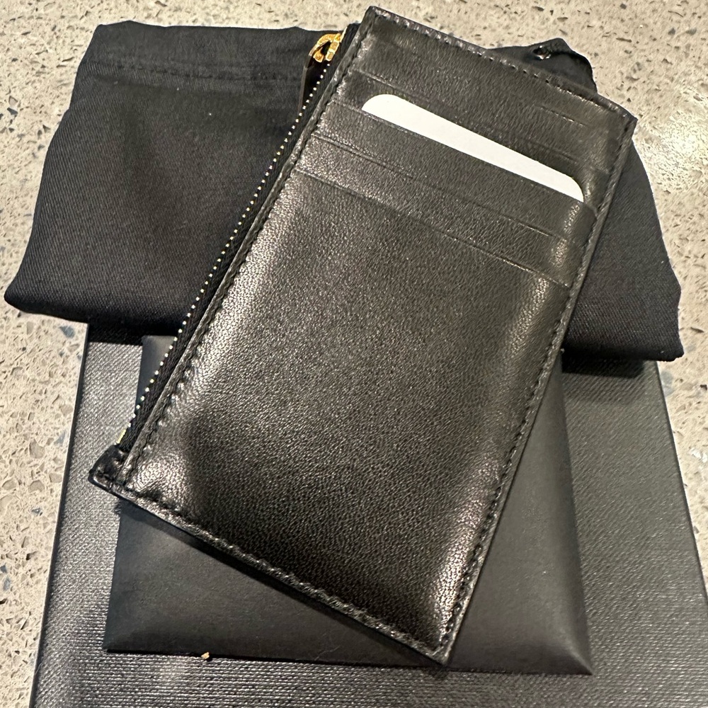 SAINT LAURENT CASSANDRE MATELASSÉ CARRÉ ZIPPED FRAGMENTS CARD CASE IN LAMBSKIN - Picture 9 of 9